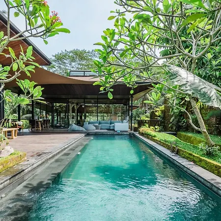 Twin House Ubud - Stay Where Art Meets Architecture - Ubud Designer Villa Retreat